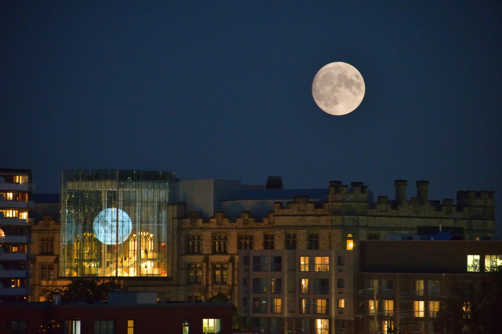 Harvest moon, Ottawa, Canada