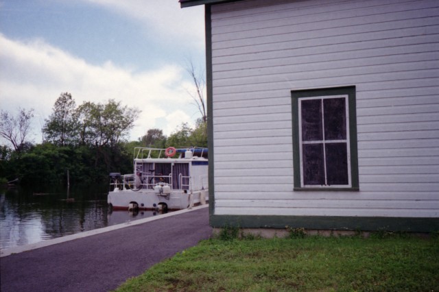 Bike ride to the Central Experimental Farm, Ottawa (Canada), Kodak VR35 K80 on Easypix 200 film, 2013.