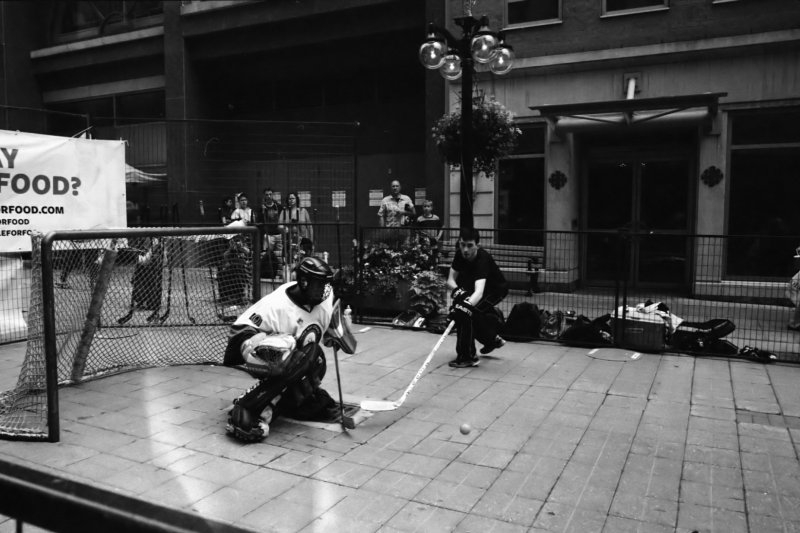 Pentax K1000, Ilford HP5, Ottawa, Canada, 2013.