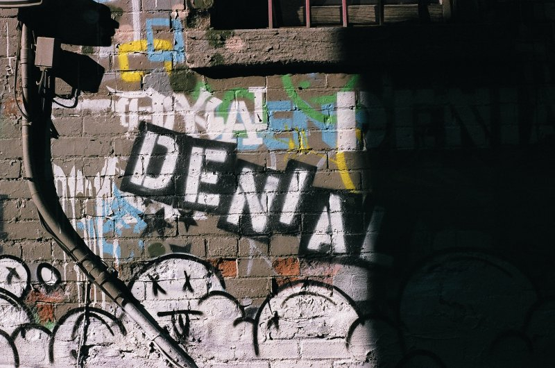 Pentax K1000, Fujifilm Superia 200, Ottawa, 2012.