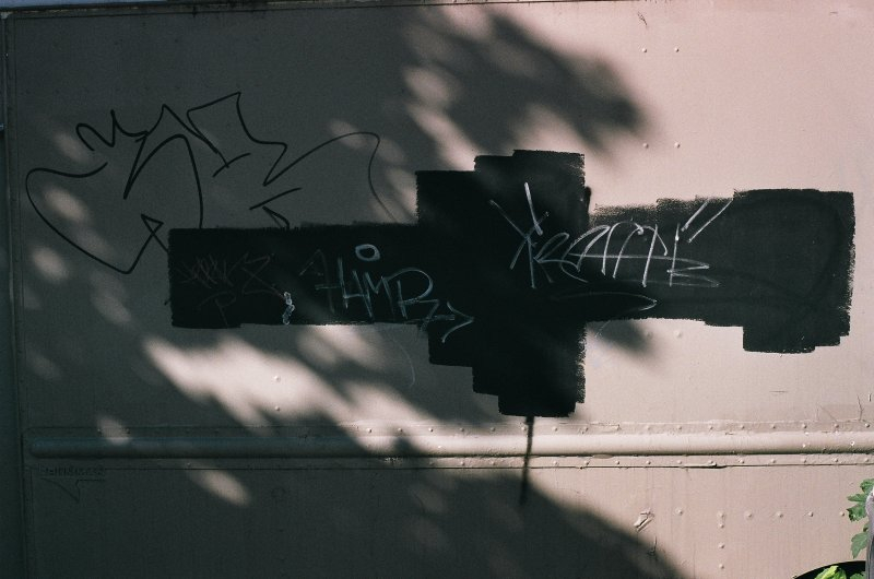 Pentax K1000, Fujifilm Superia 200, Ottawa, 2012.