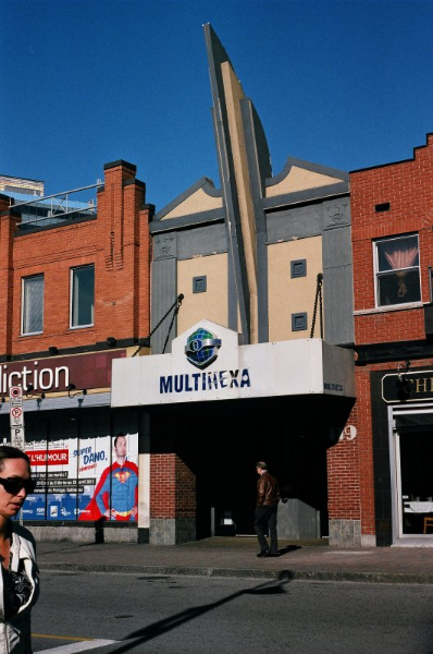 Pentax K1000, Fujifilm Superia 200, Ottawa, 2012.