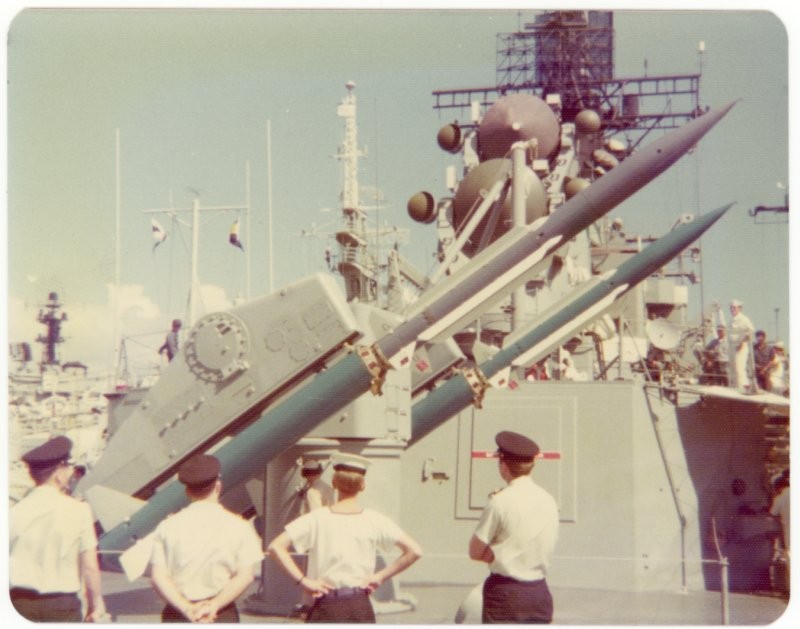 USS Reeves, Pearl Harbor, 1975.