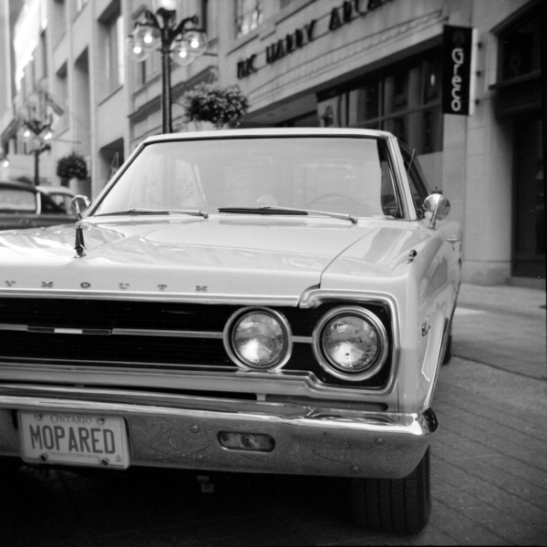 Ottawa, Ricohflex Model VI, Ilford HP5 Plus film, 2013.